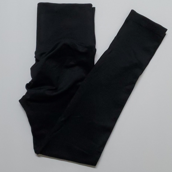 LUNA BY LUCY Allure Leggings in Midnight - Picture 5 of 6